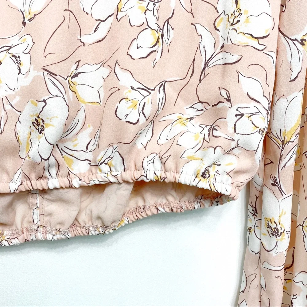 astr | ruffled button-front floral v-neck blouse blush pink m